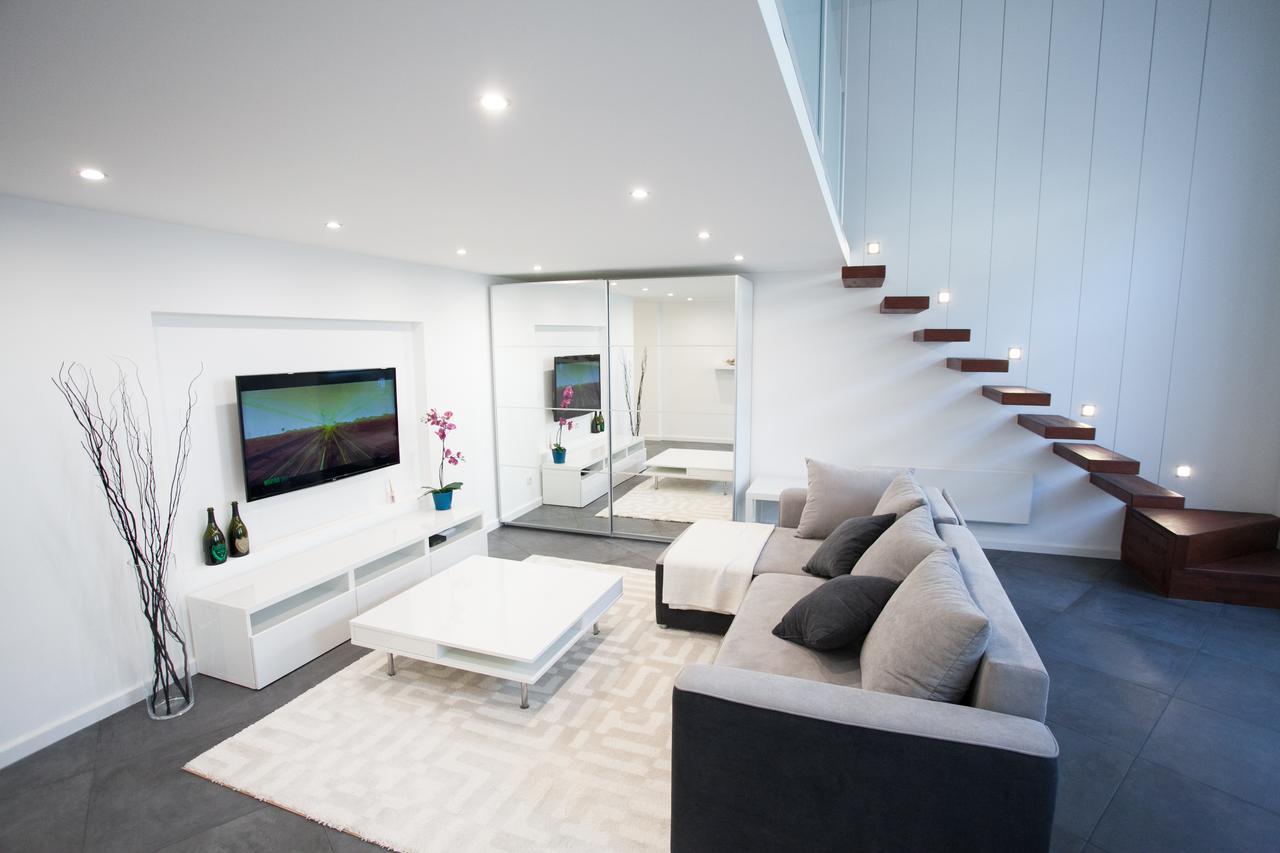Stylish Loft With Balcony Apartment Будапеща Екстериор снимка